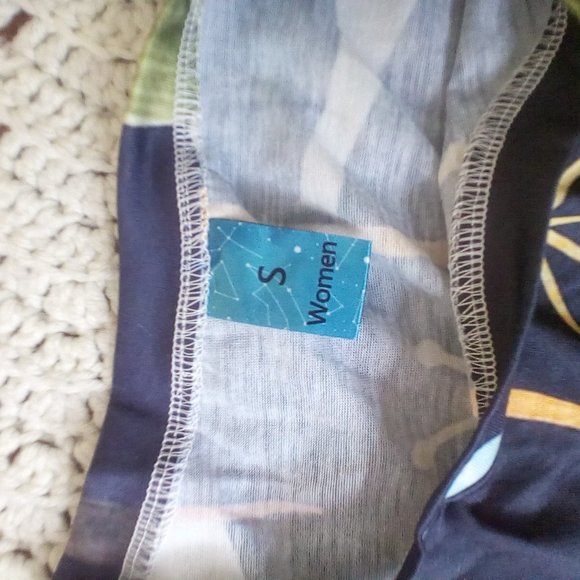 womens christmas mistletoe and nut cracker print pajama set - Picture 6 of 8